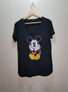 Disney Women's XL Black Mickey Mouse Graphic Shirt V-Neck